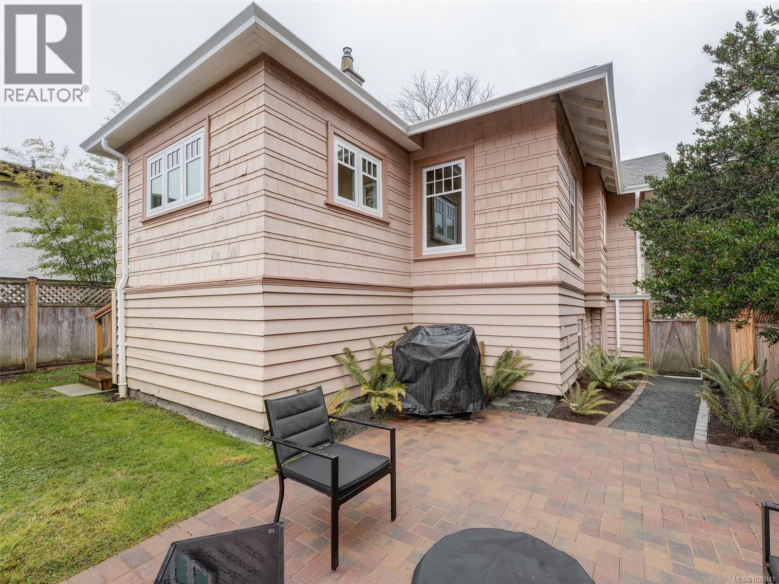 435 Richmond Ave, Victoria