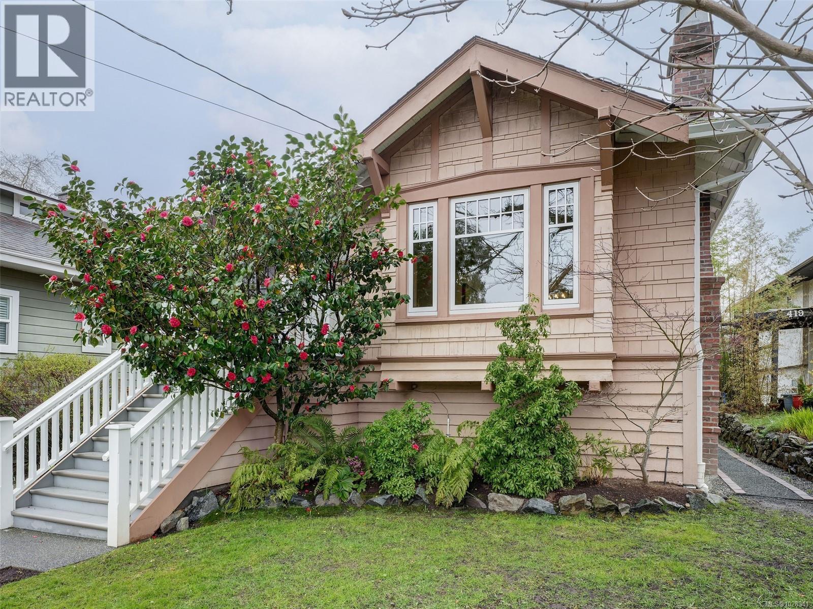 435 Richmond Ave, Victoria