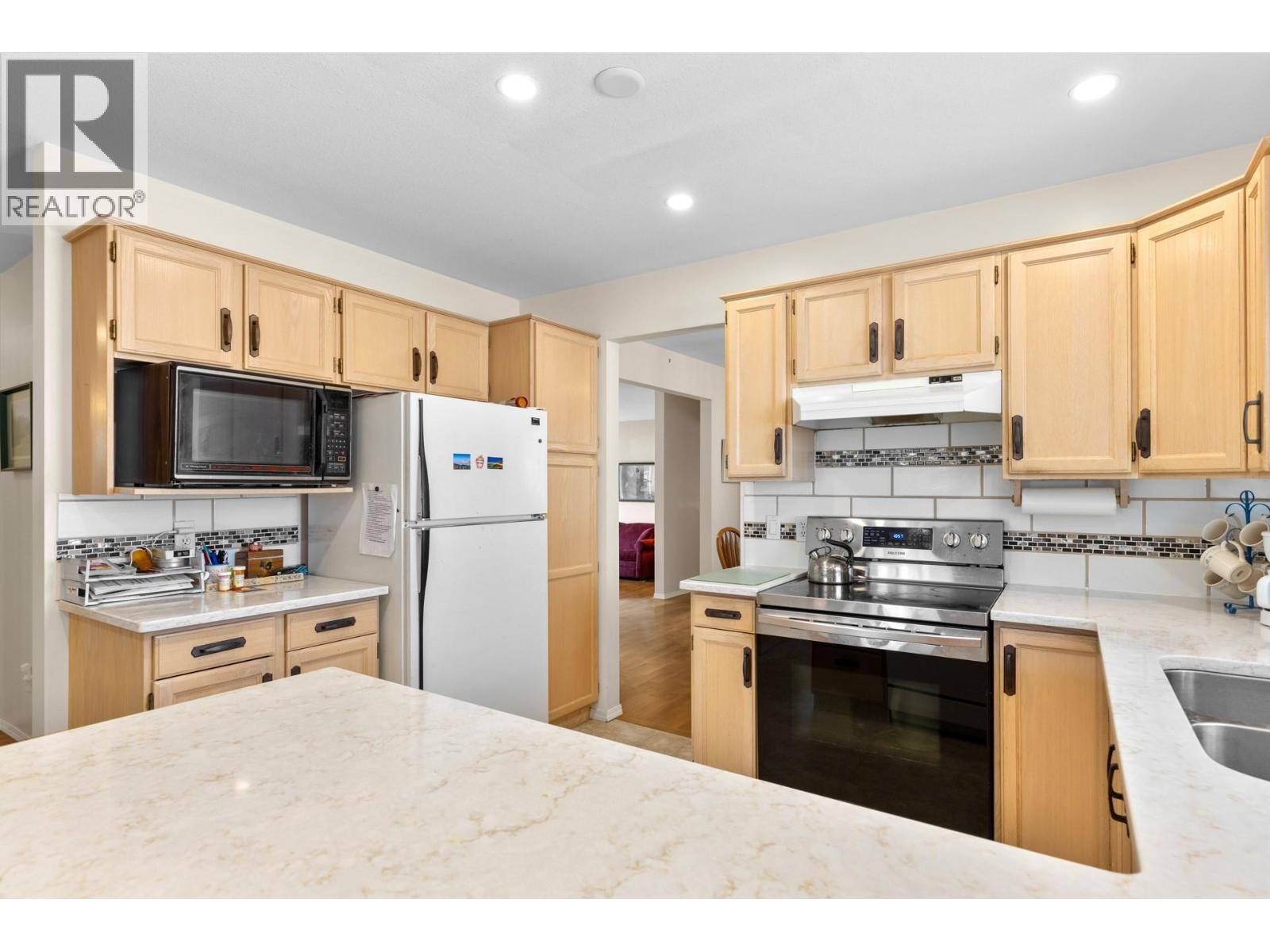  390 McTavish Crescent, Kelowna