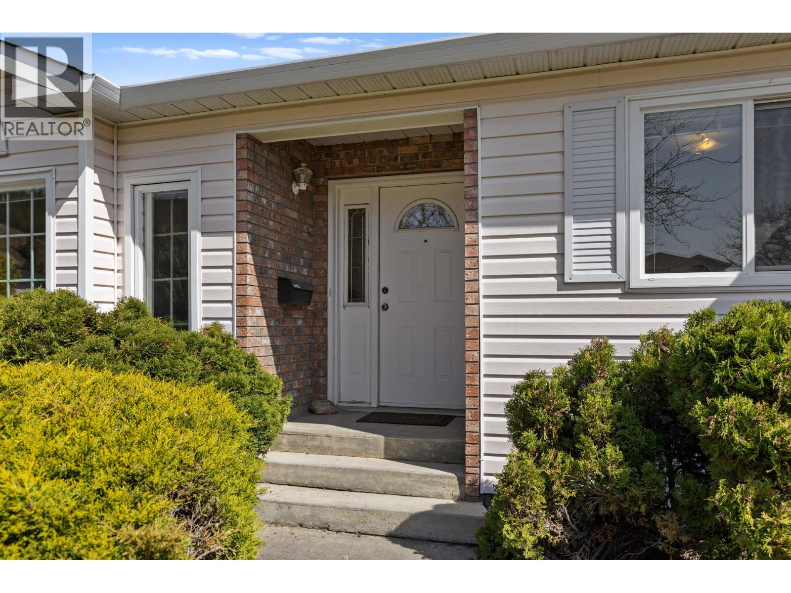  390 McTavish Crescent, Kelowna