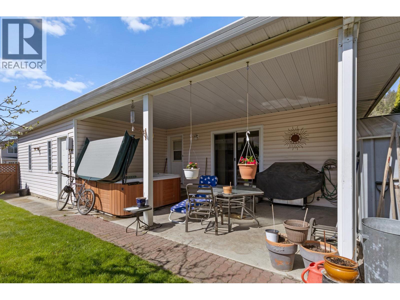  390 McTavish Crescent, Kelowna