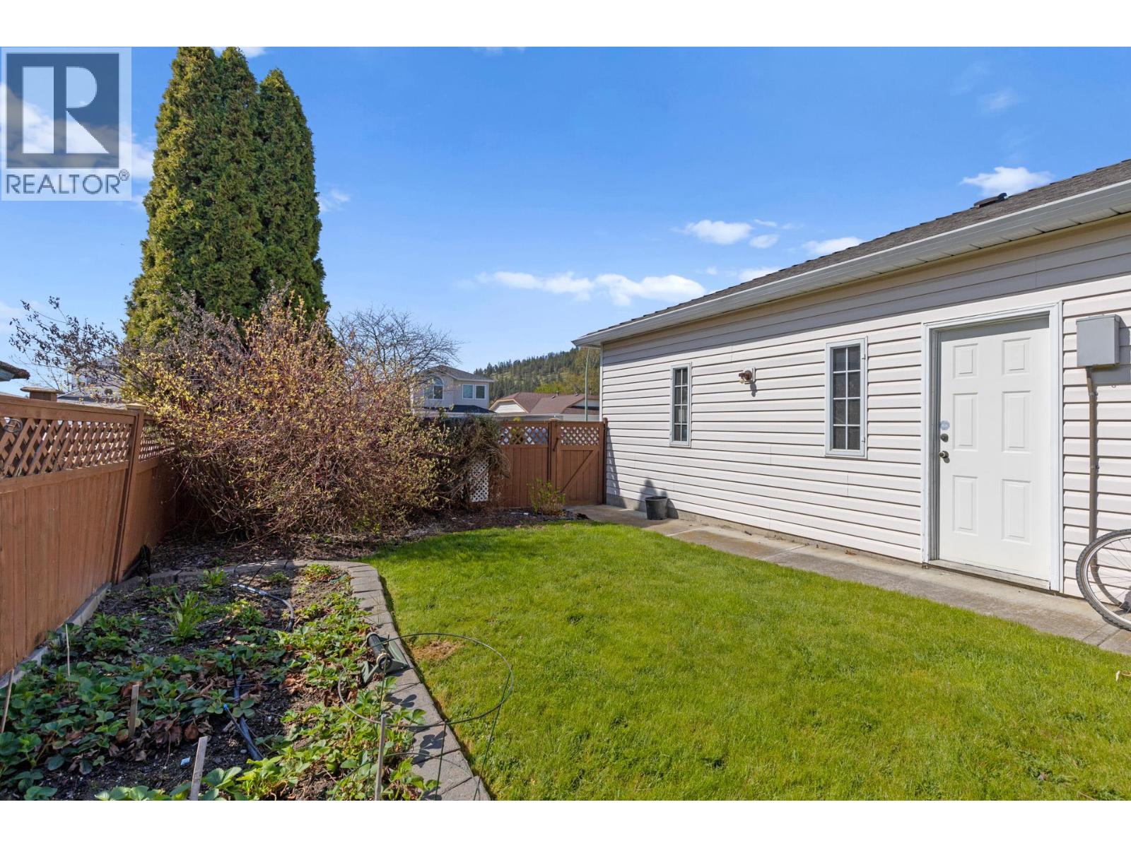  390 McTavish Crescent, Kelowna