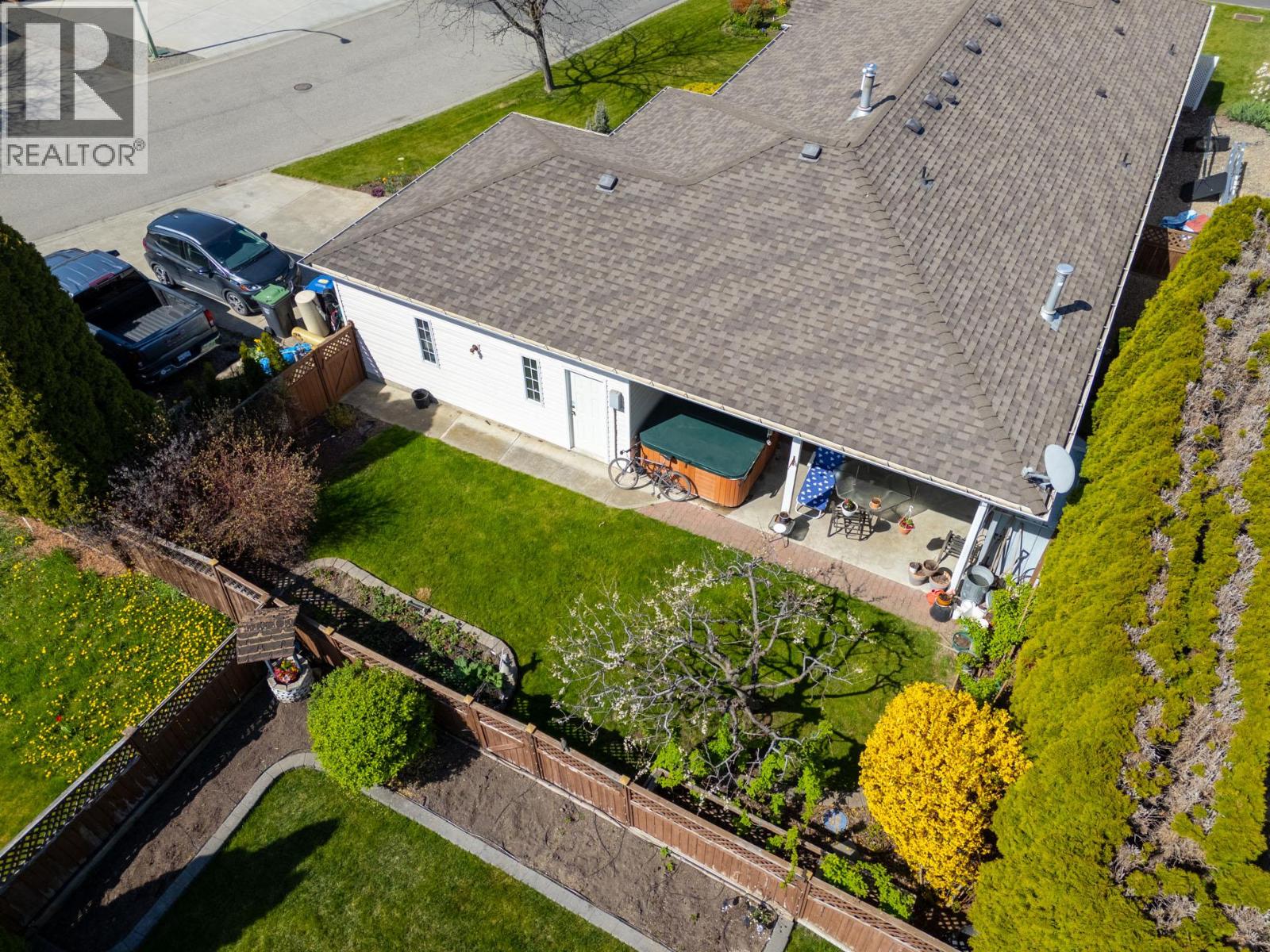  390 McTavish Crescent, Kelowna