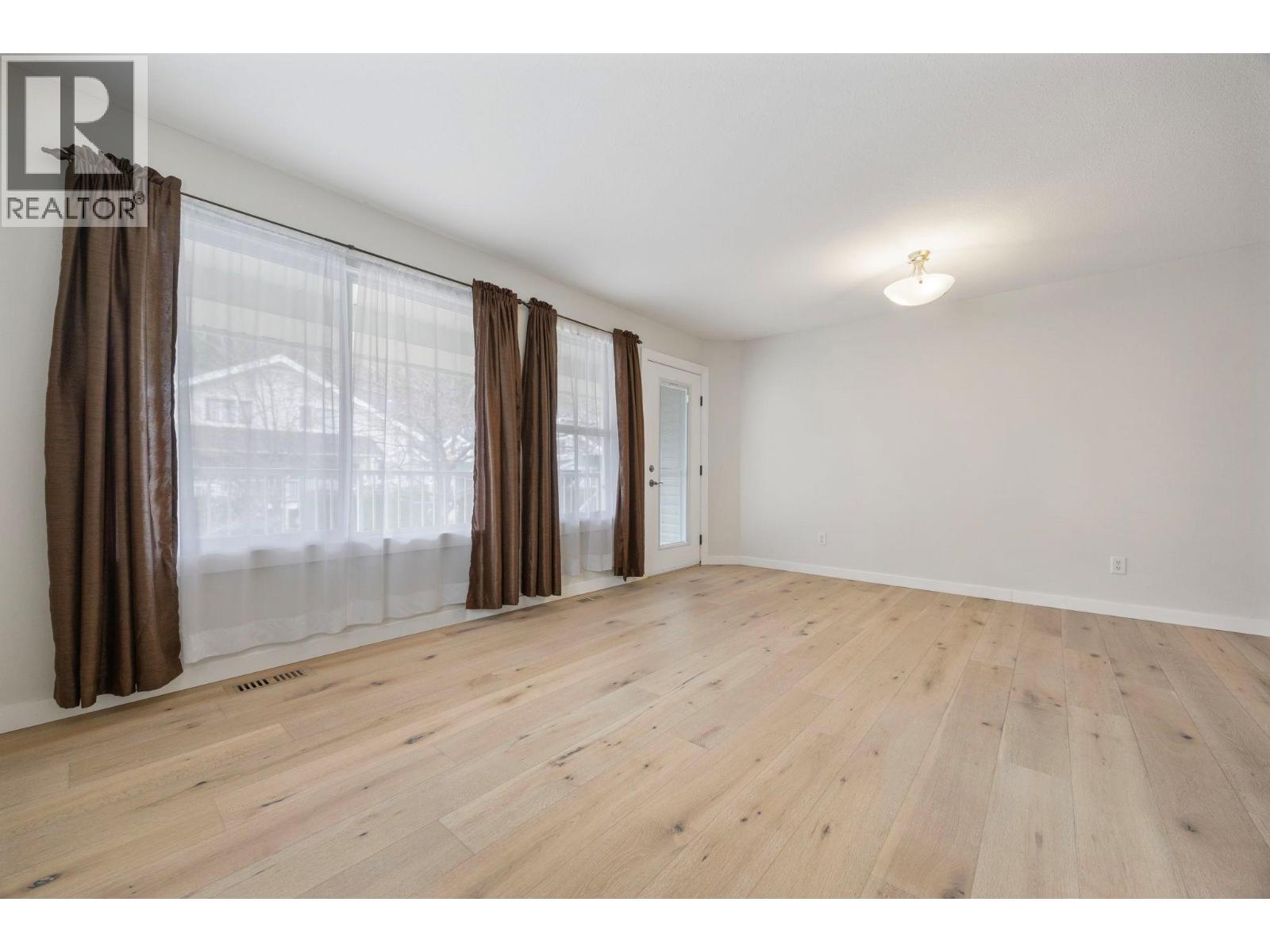 5460 Clements Crescent Unit# 107, Peachland