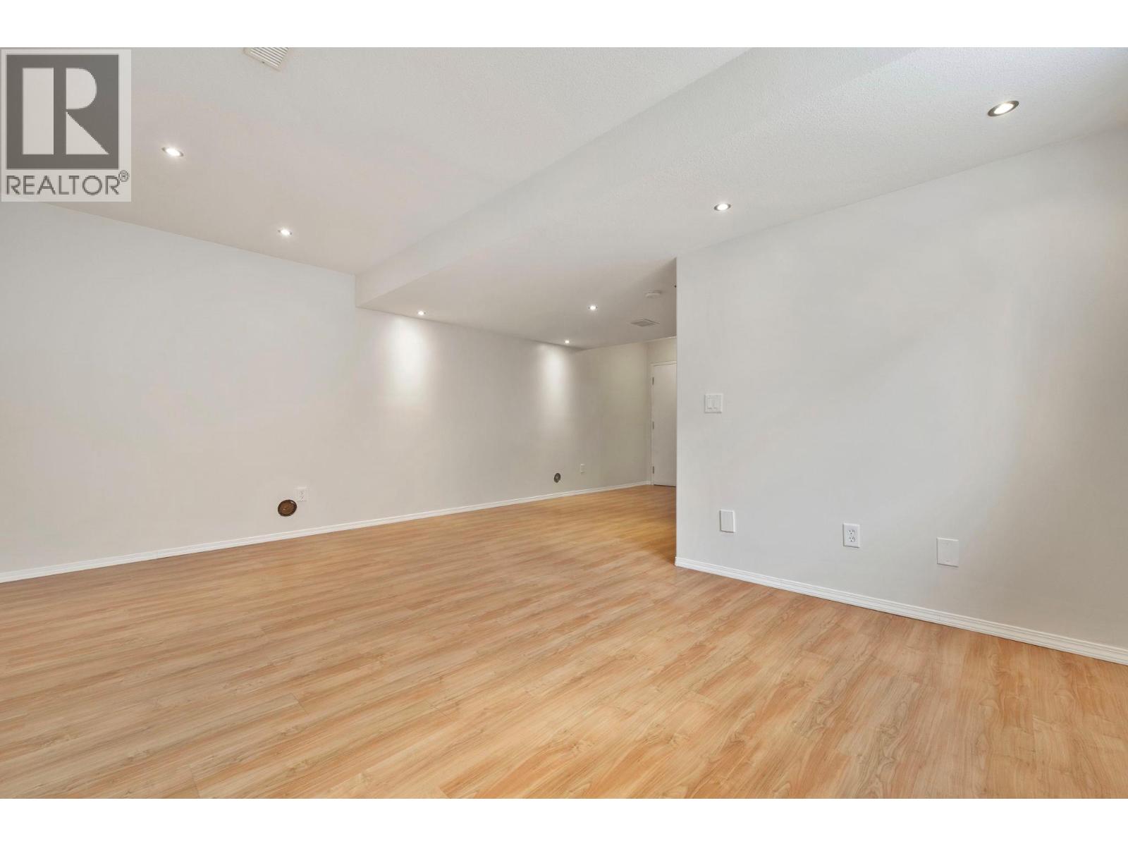 5460 Clements Crescent Unit# 107, Peachland