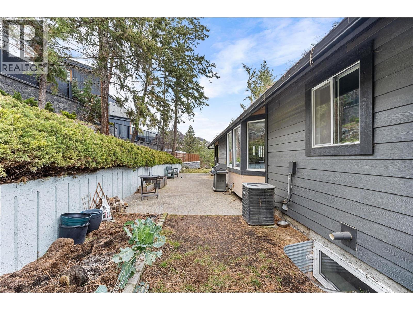  1642 Griffiths Place, West Kelowna