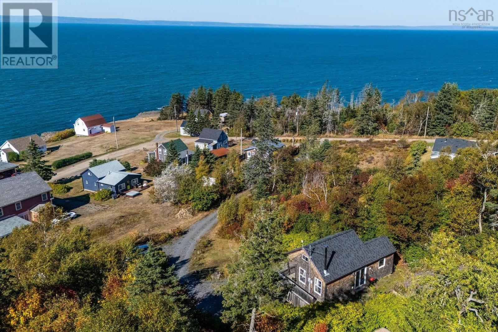 Property 2 of 51 of 54 Cove Road