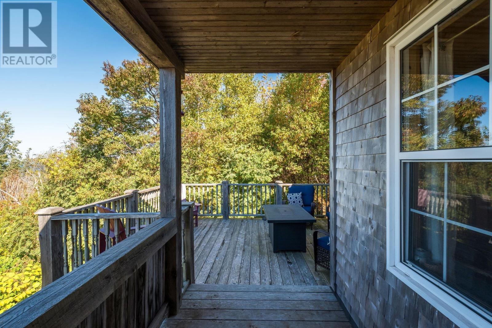 Property 38 of 51 of 54 Cove Road