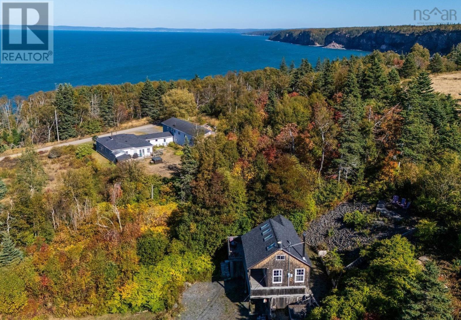 Property 44 of 51 of 54 Cove Road