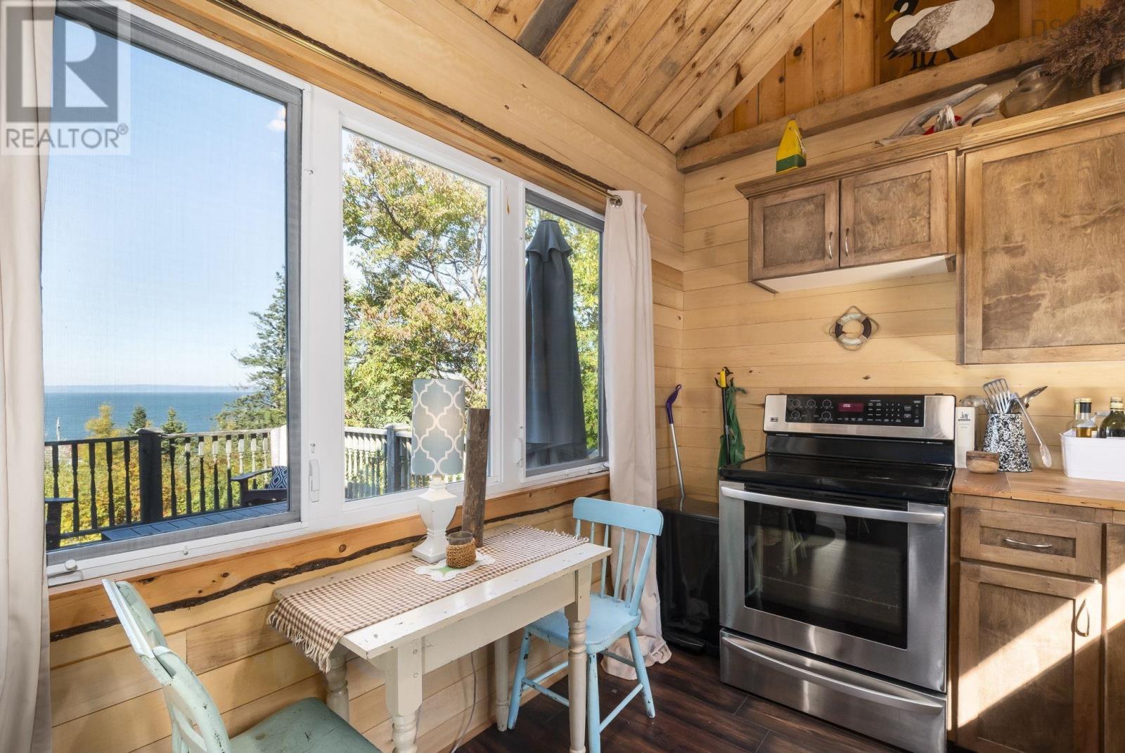 Property 18 of 51 of 54 Cove Road