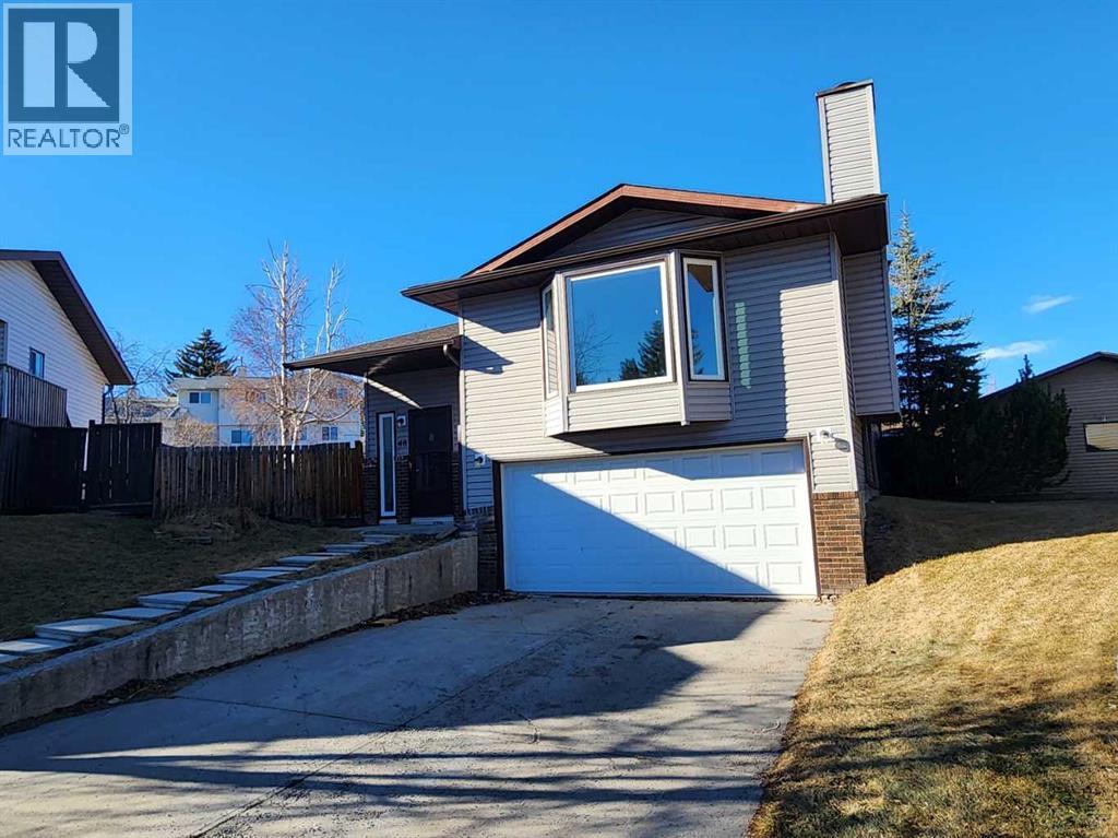 Single Family House Bi-level for Sale in  Bermondsey Court NW Beddington Heights Calgary 