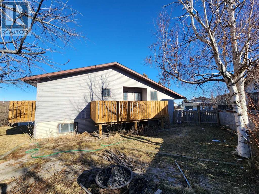Single Family House Bi-level for Sale in  Bermondsey Court NW Beddington Heights Calgary 