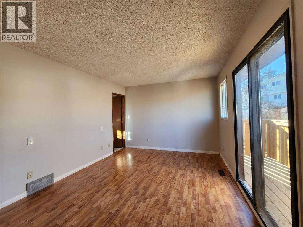 Single Family House Bi-level for Sale in  Bermondsey Court NW Beddington Heights Calgary 