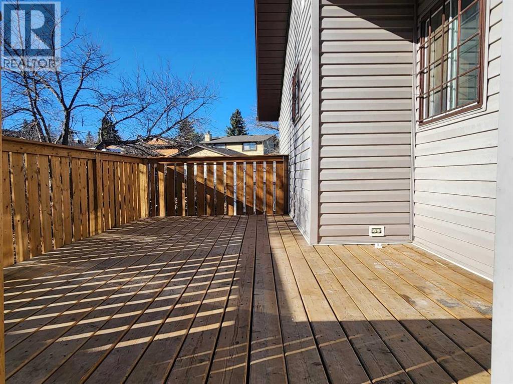 Single Family House Bi-level for Sale in  Bermondsey Court NW Beddington Heights Calgary 