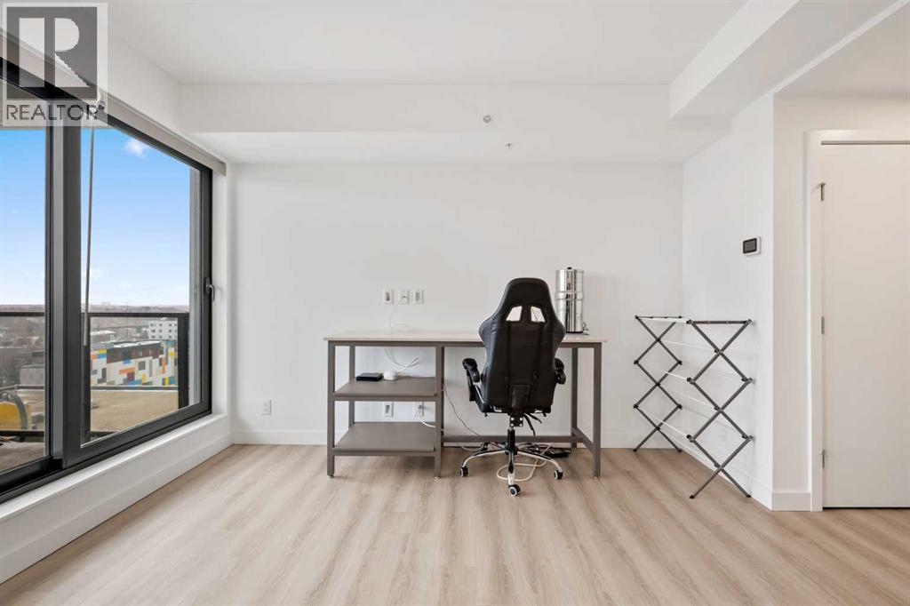 Single Family House for Sale in    Street NE Crescent Heights Calgary 