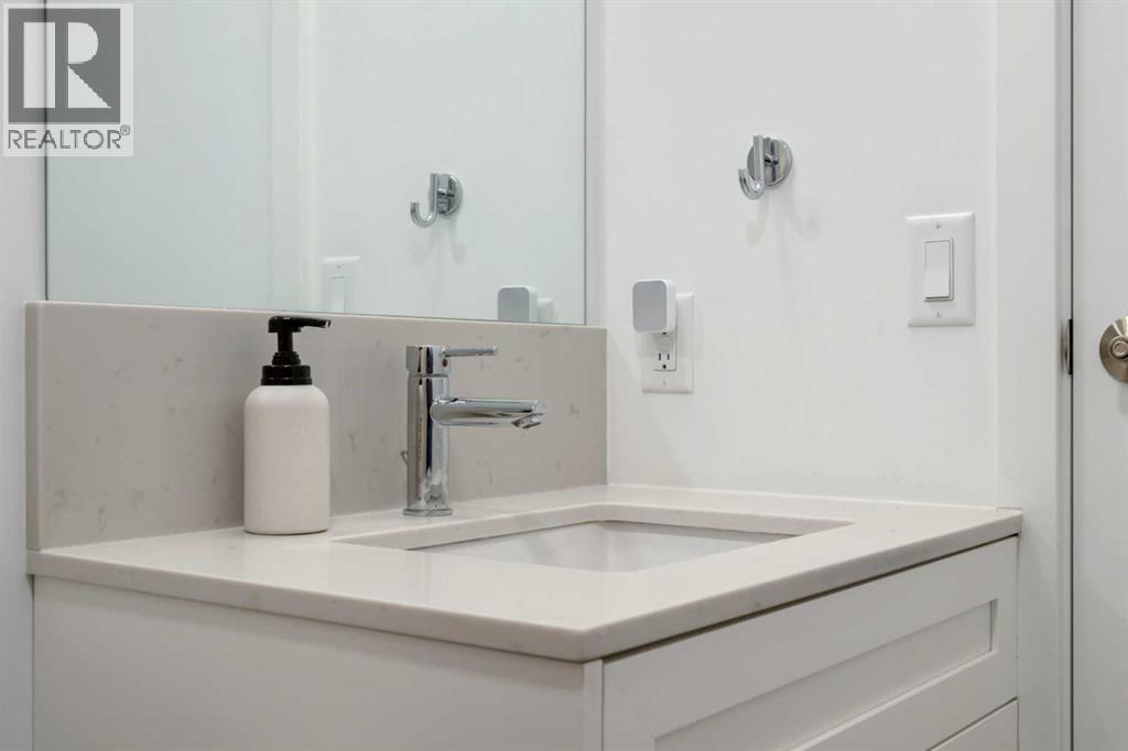 Single Family House for Sale in    Street NE Crescent Heights Calgary 