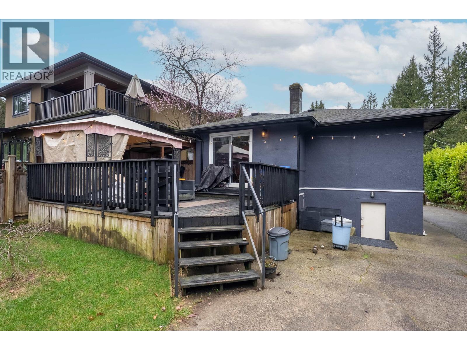 518 W 23RD STREET, North Vancouver