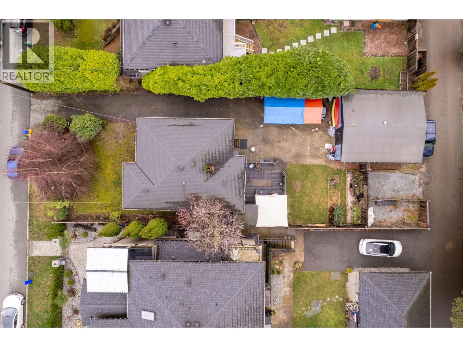 518 W 23RD STREET, North Vancouver