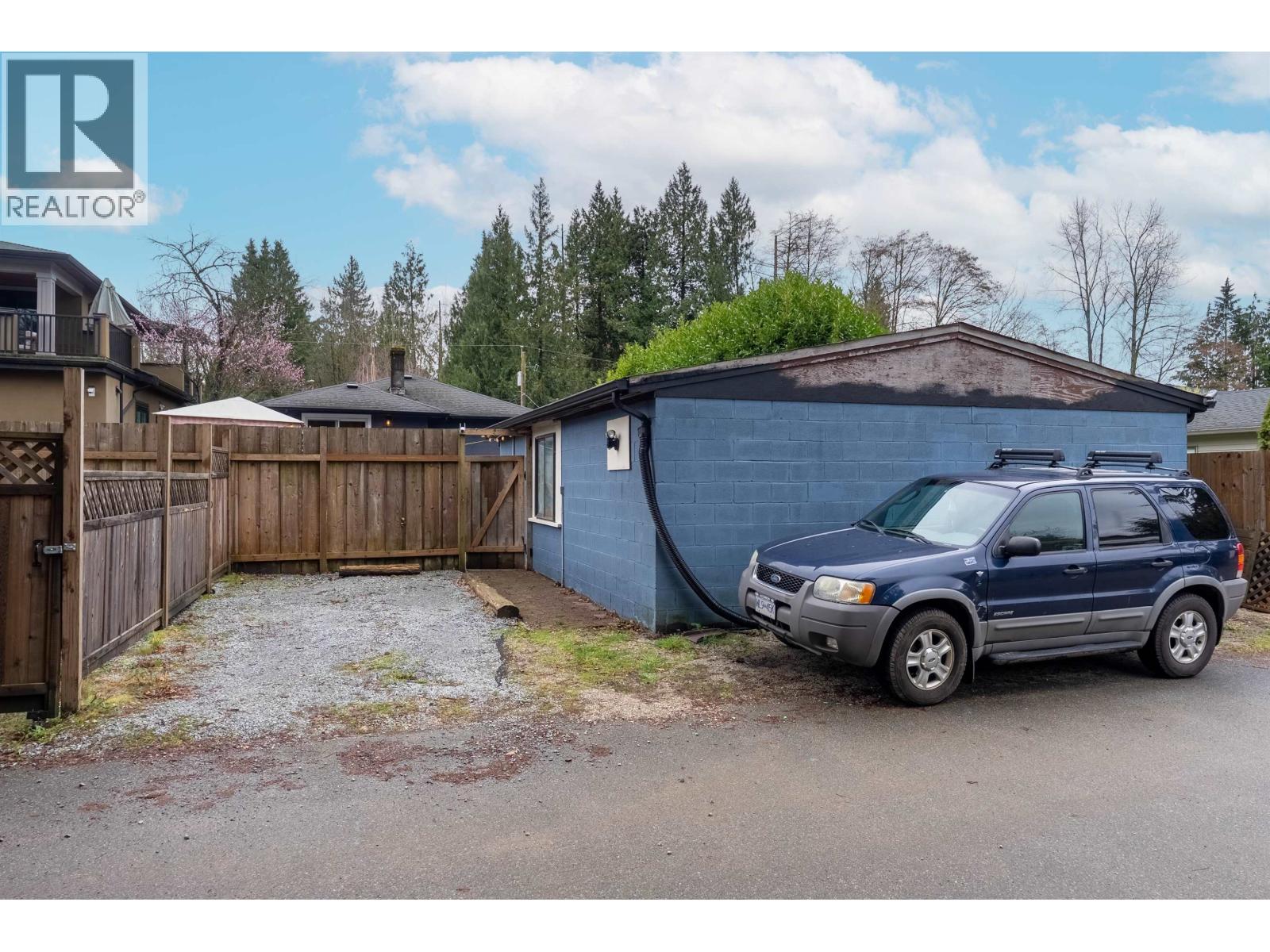 518 W 23RD STREET, North Vancouver