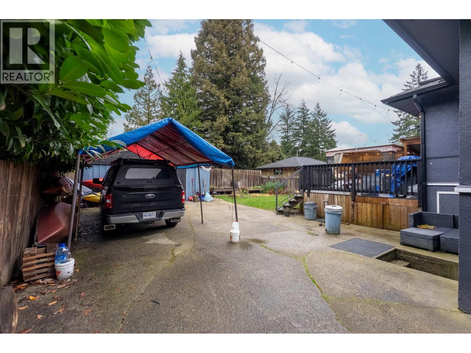 518 W 23RD STREET, North Vancouver