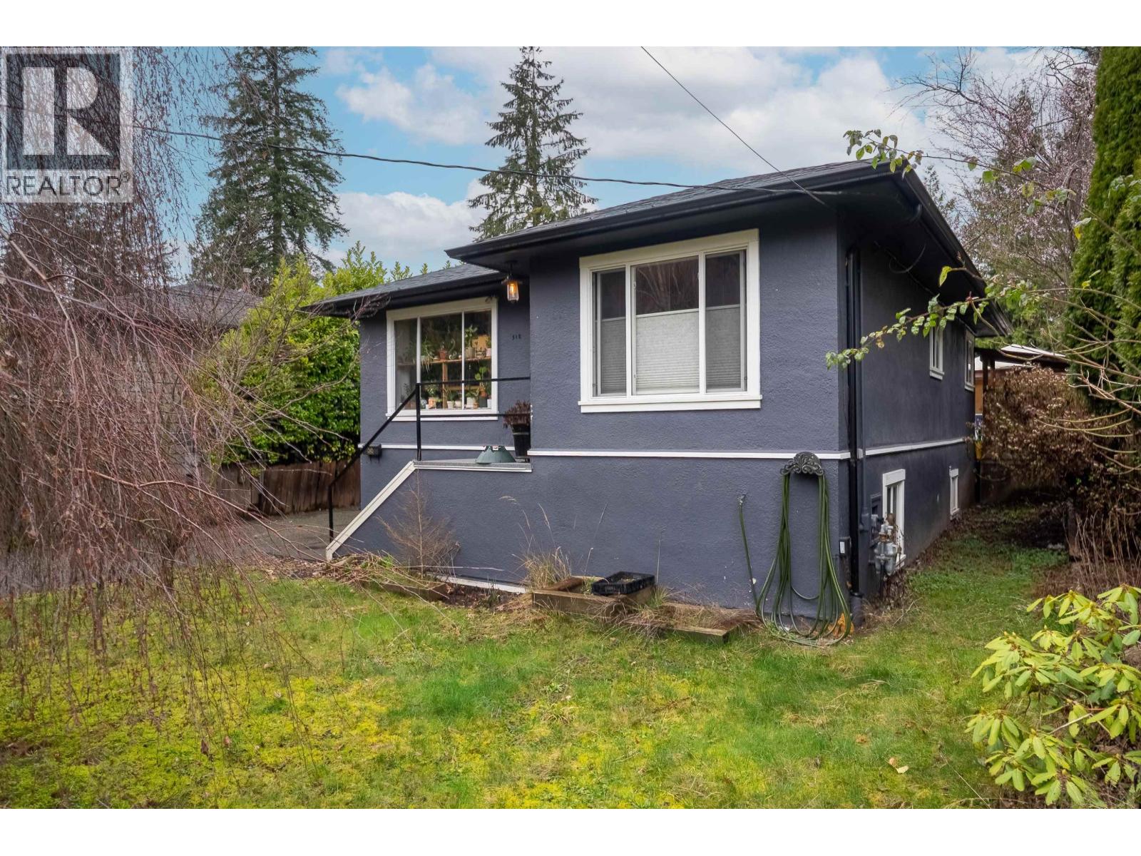 518 W 23RD STREET, North Vancouver