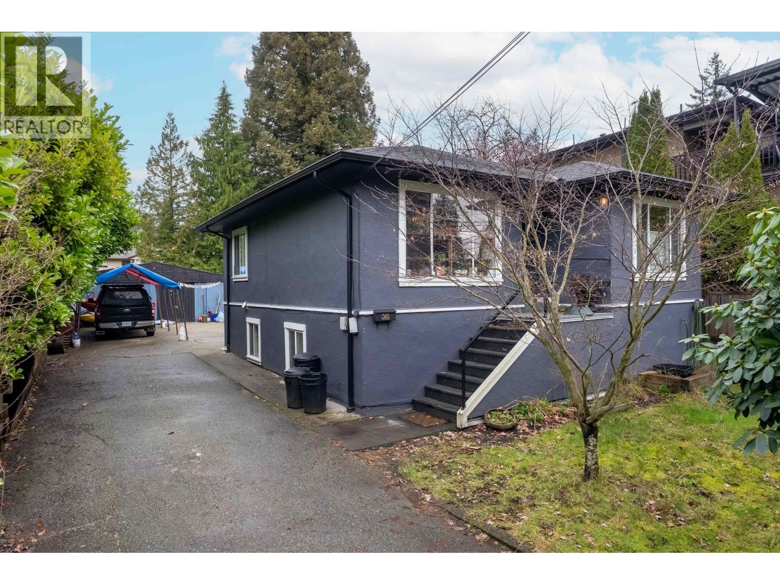 518 W 23RD STREET, North Vancouver