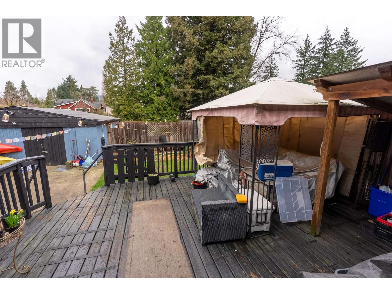 518 W 23RD STREET, North Vancouver