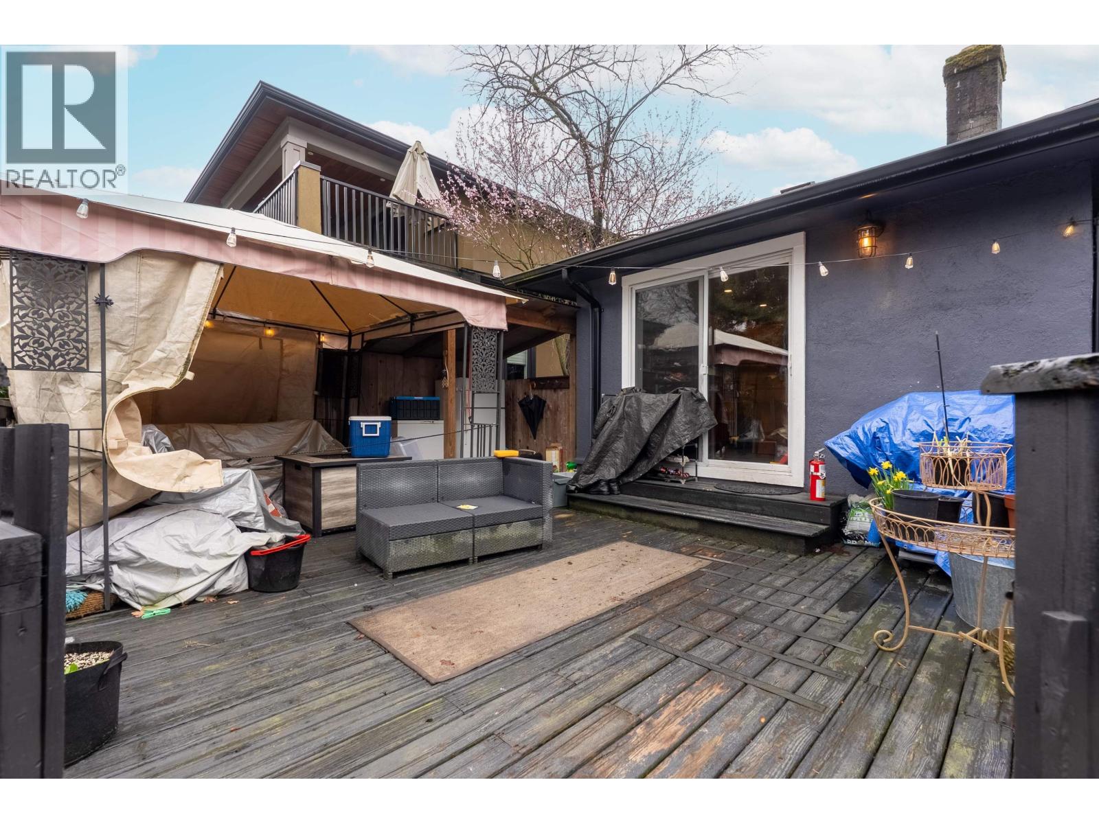 518 W 23RD STREET, North Vancouver