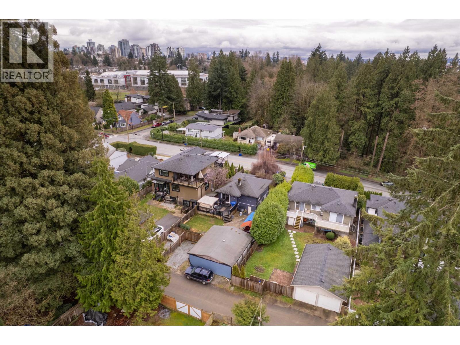 518 W 23RD STREET, North Vancouver
