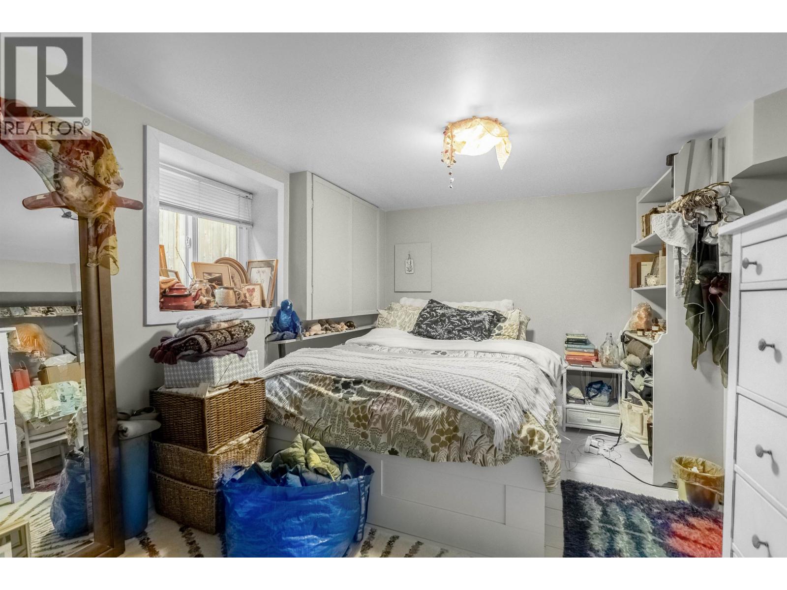 518 W 23RD STREET, North Vancouver