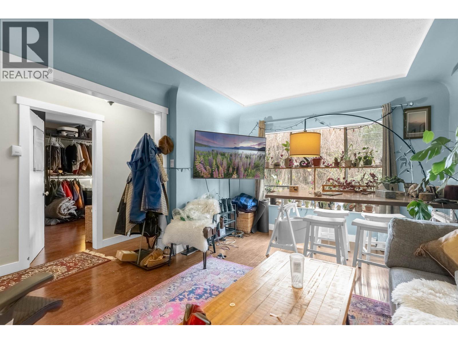 518 W 23RD STREET, North Vancouver