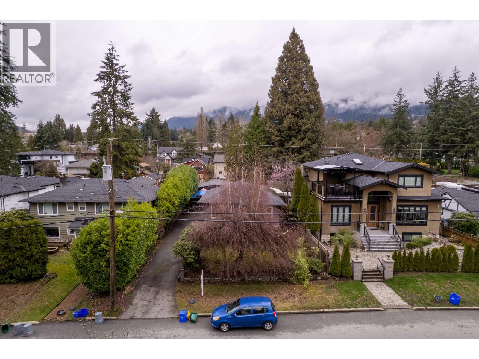 518 W 23RD STREET, North Vancouver