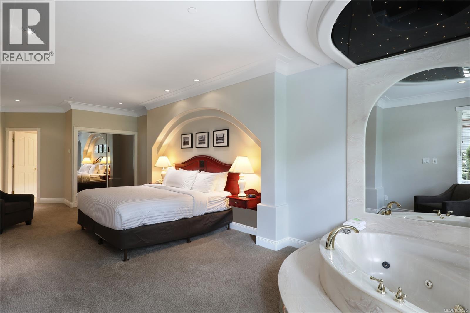 #602/601B 366 CLUBHOUSE DR - 13