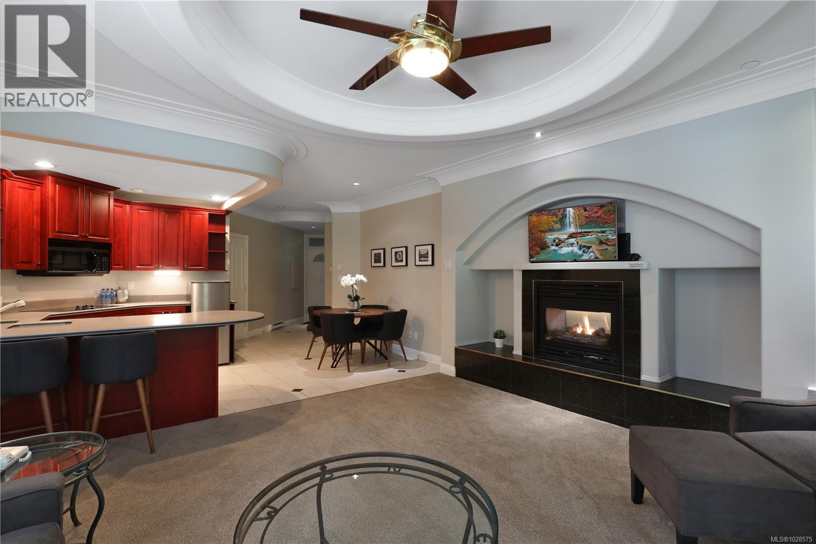 #602/601B 366 CLUBHOUSE DR - 6