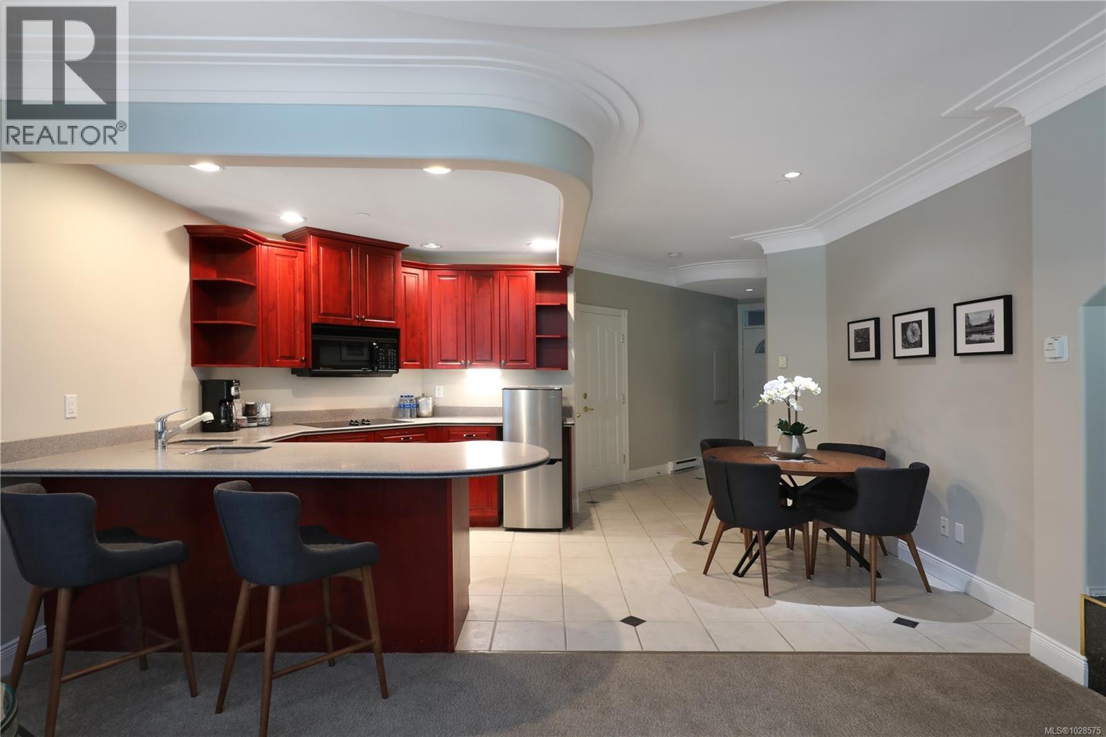 #602/601B 366 CLUBHOUSE DR - 7