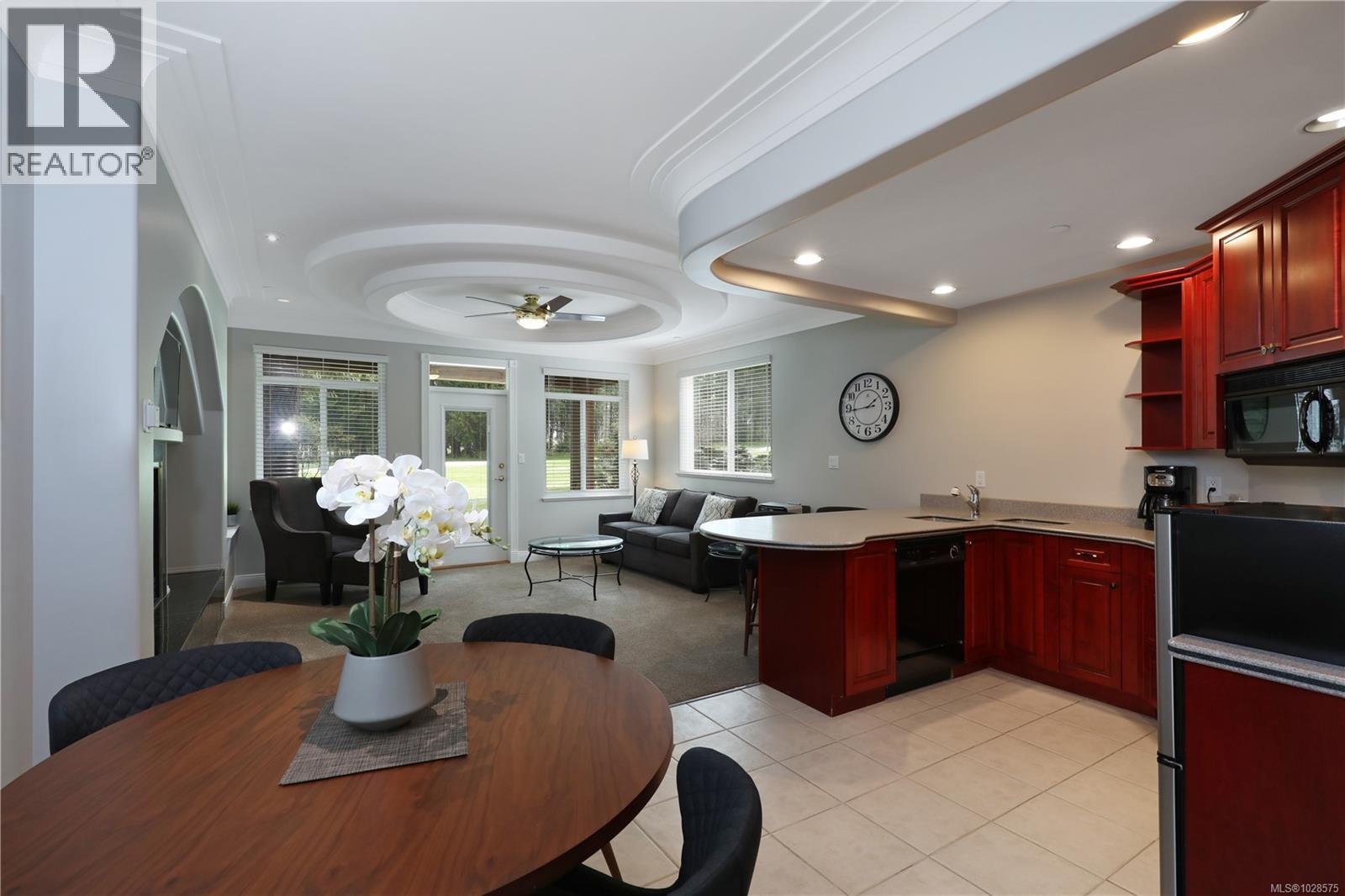 #602/601B 366 CLUBHOUSE DR - 8