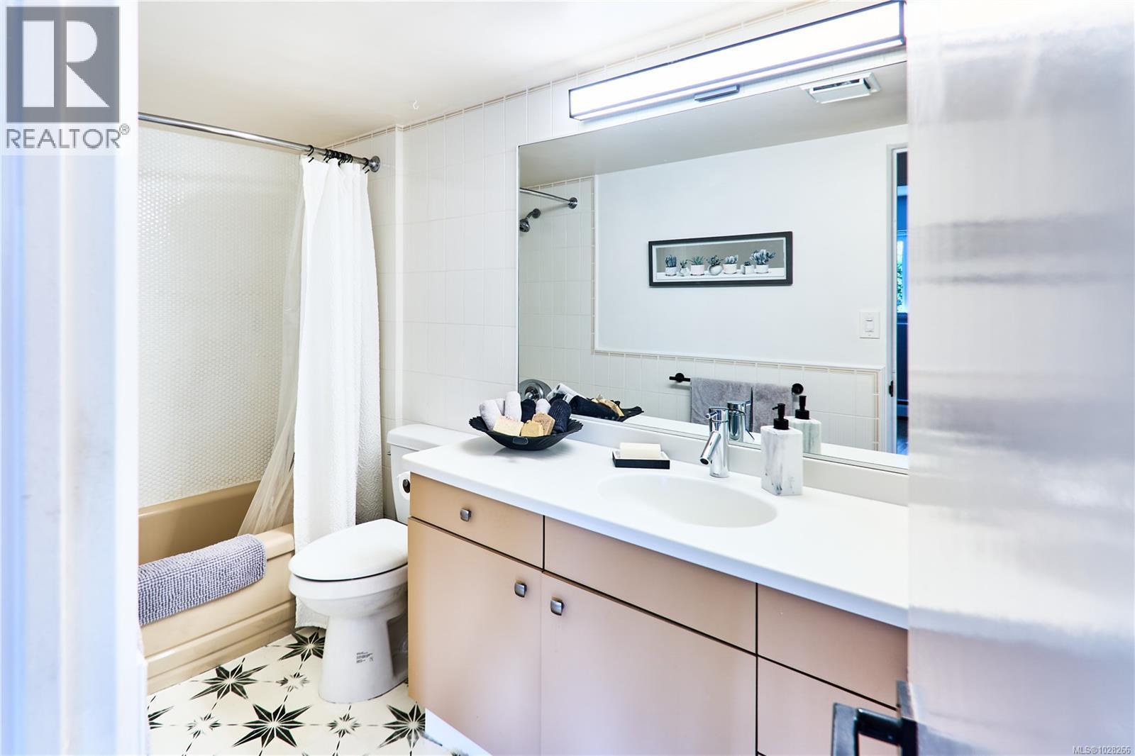 #204 375 NEWCASTLE AVE - 10