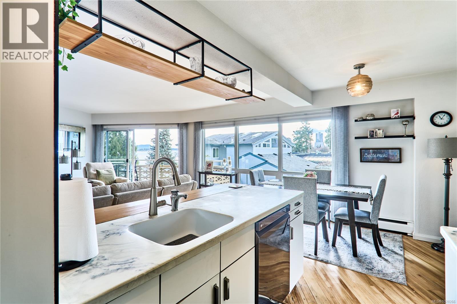 #204 375 NEWCASTLE AVE - 19