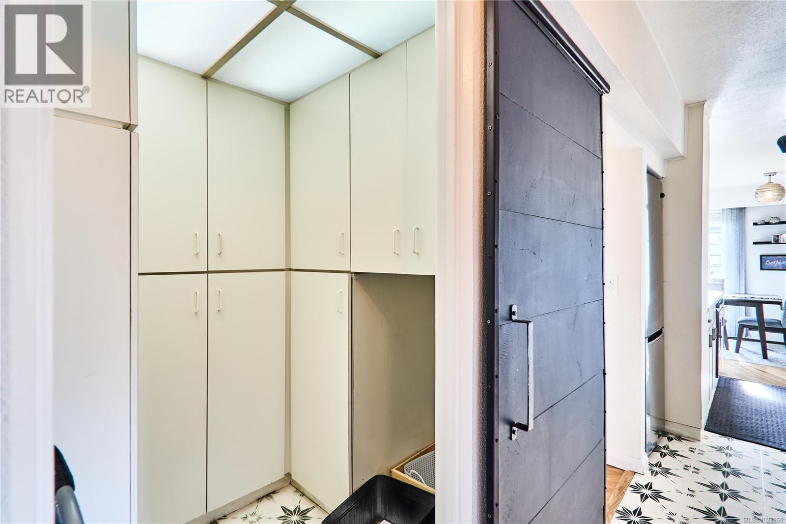 #204 375 NEWCASTLE AVE - 21