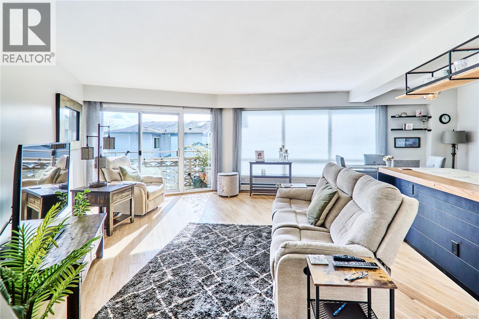 #204 375 Newcastle Ave - 3