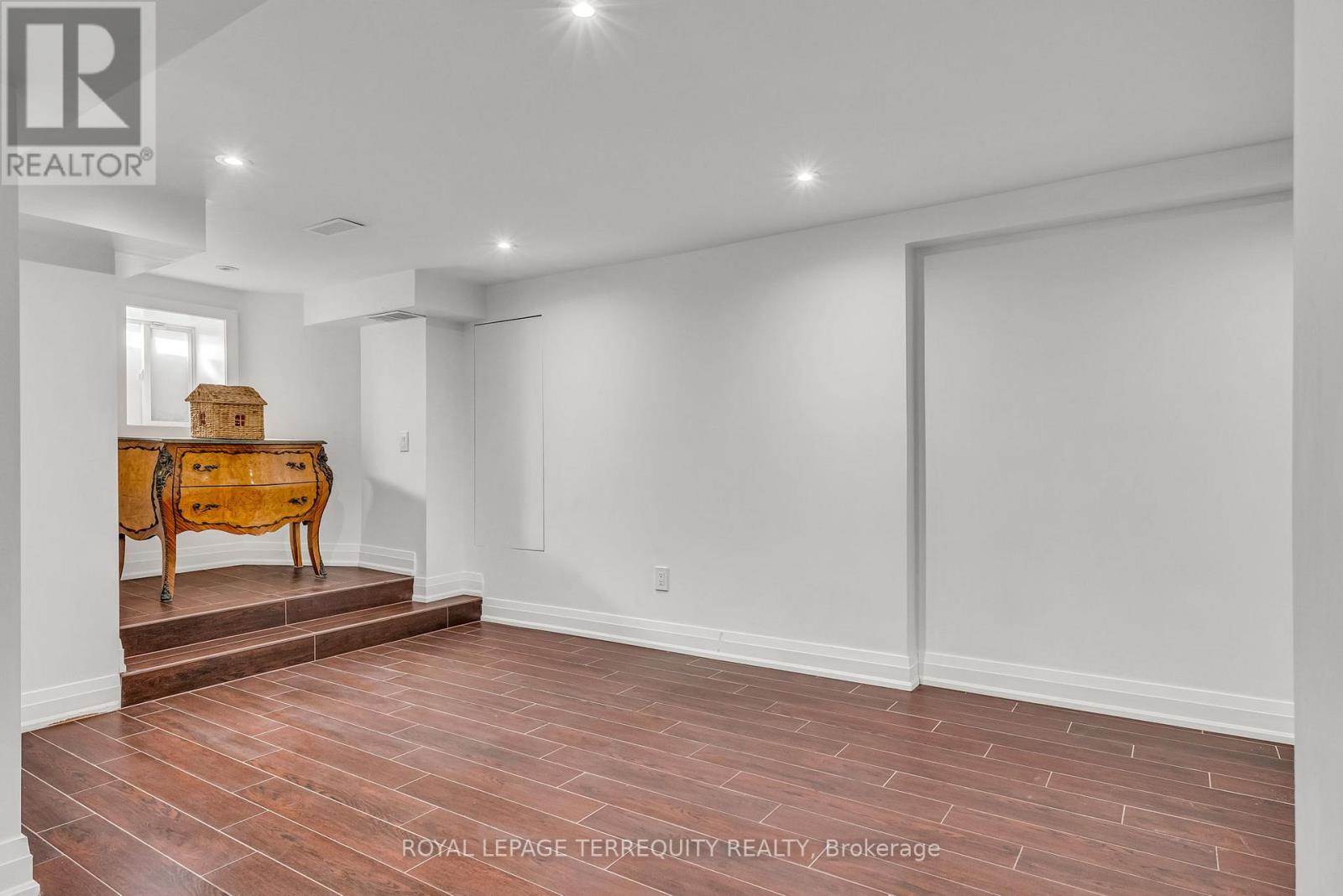 285 LISGAR STREET - 34