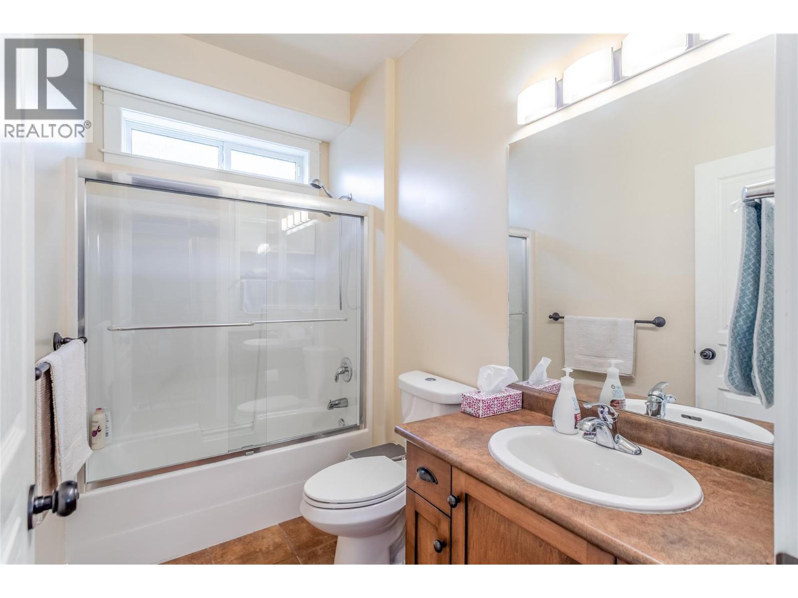 4902 Warbler Court, Kelowna