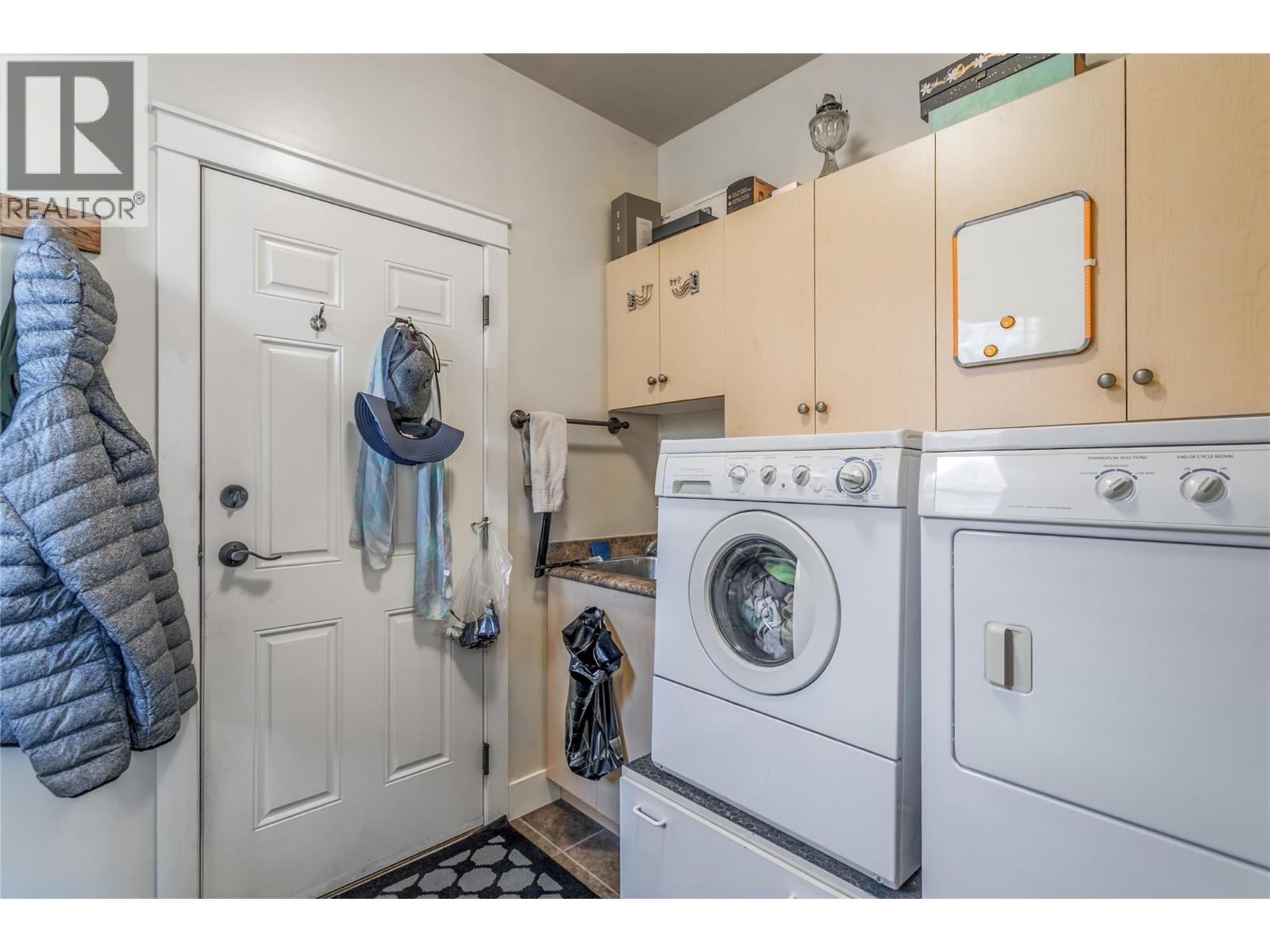 4902 Warbler Court, Kelowna