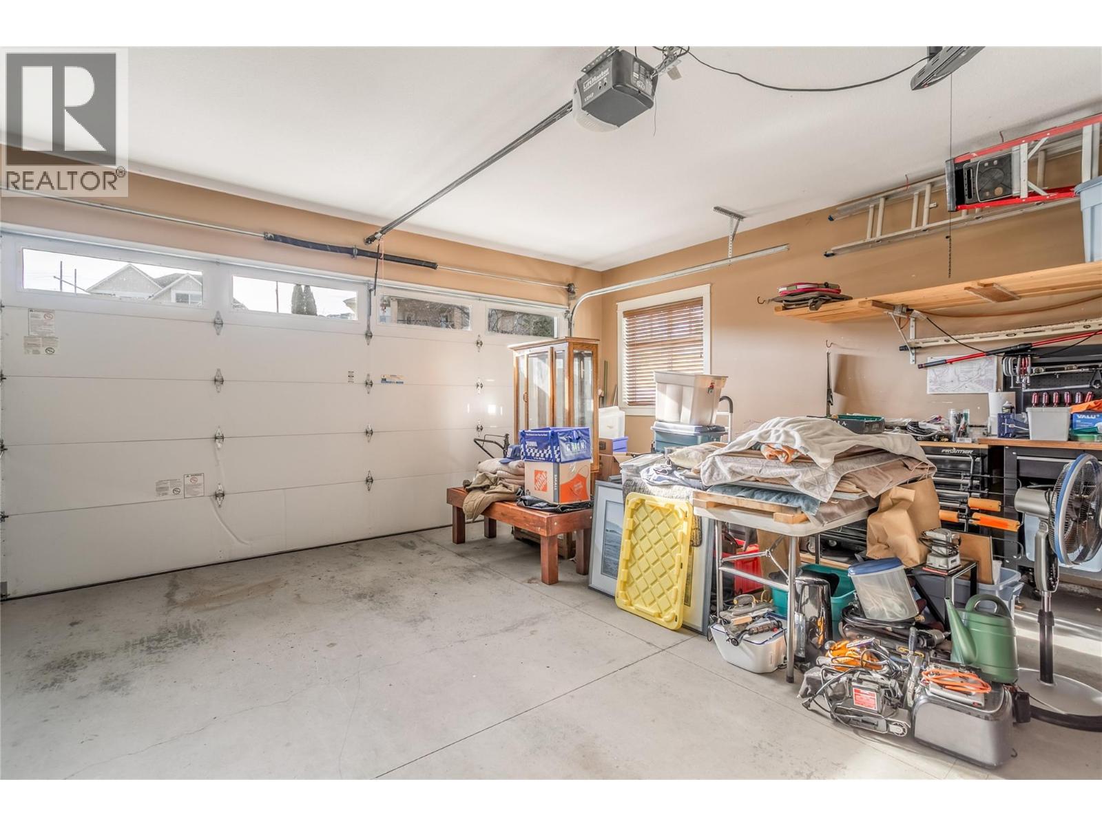 4902 Warbler Court, Kelowna