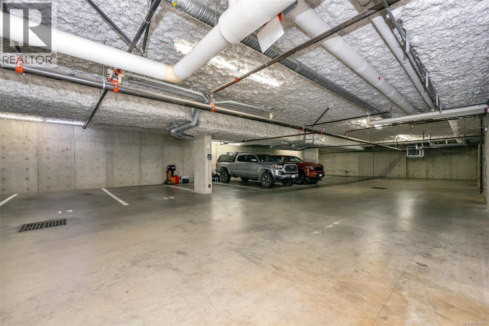 204 787 Tyee Rd, Victoria