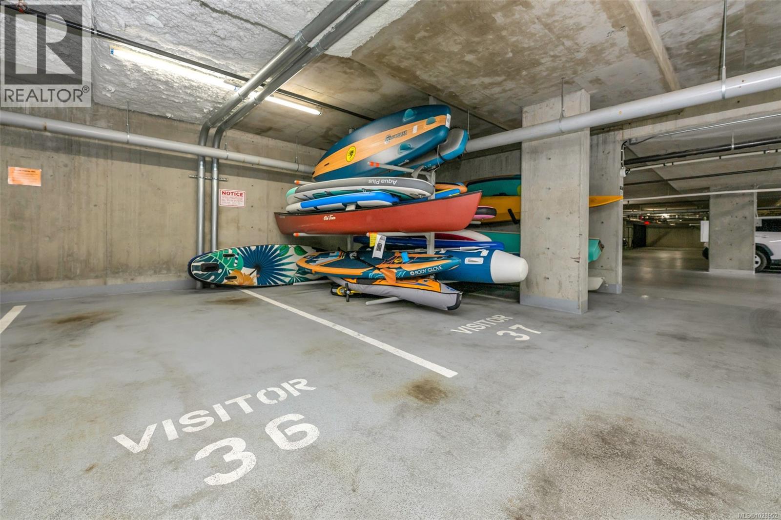 204 787 Tyee Rd, Victoria