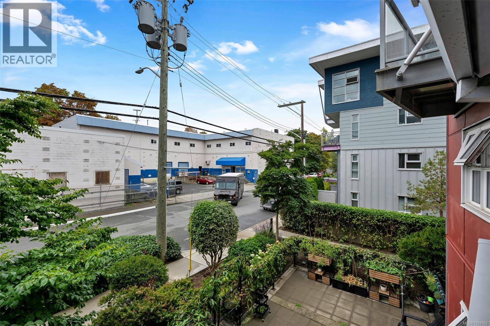 204 787 Tyee Rd, Victoria