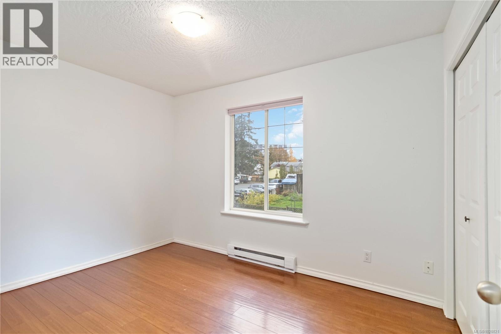 #211 2849 PEATT RD - 10