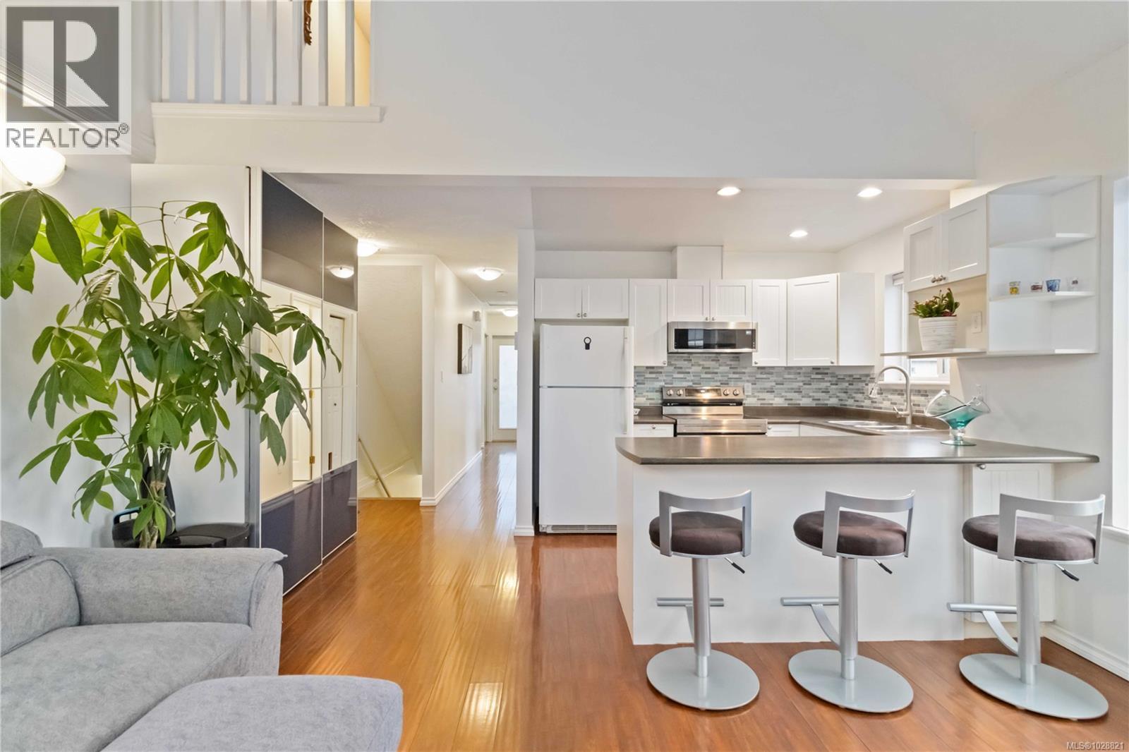#211 2849 Peatt Rd - 5