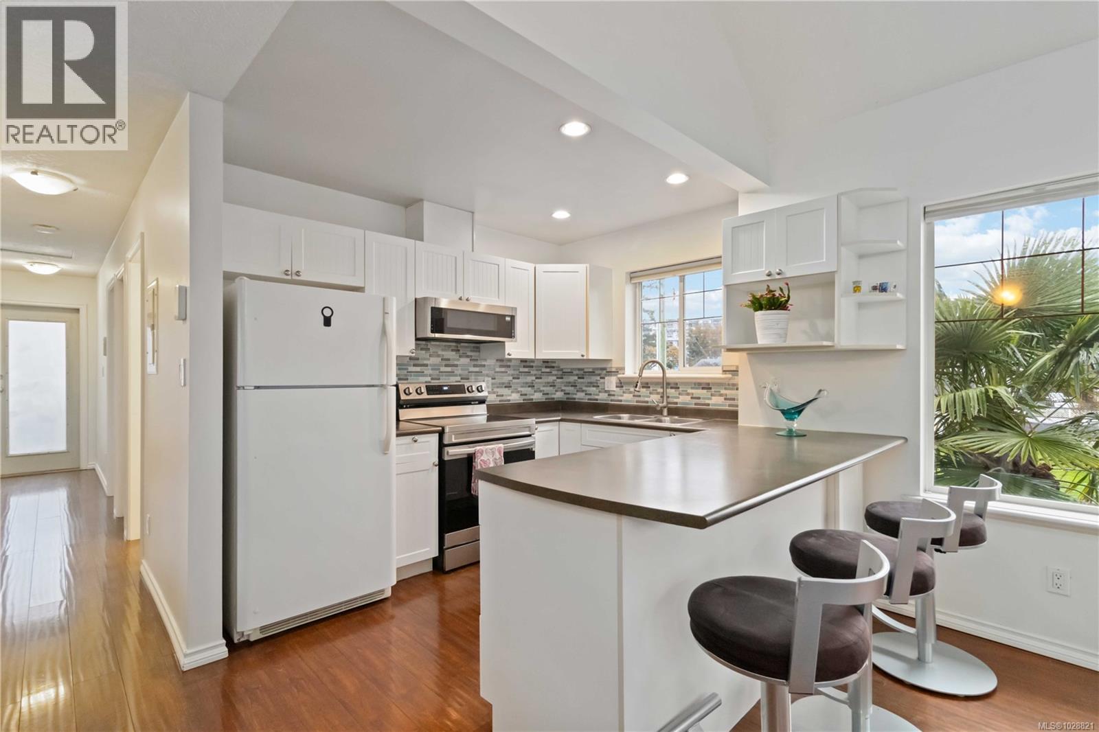 #211 2849 Peatt Rd - 6